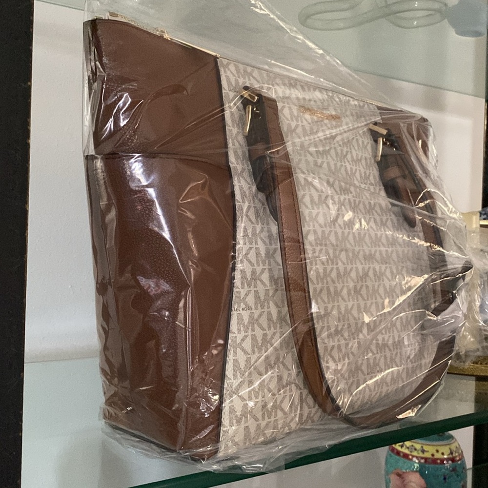 MICHAEL KORS PURSE☀️❤️ NEW WITH TAGS - Picture 4 of 8
